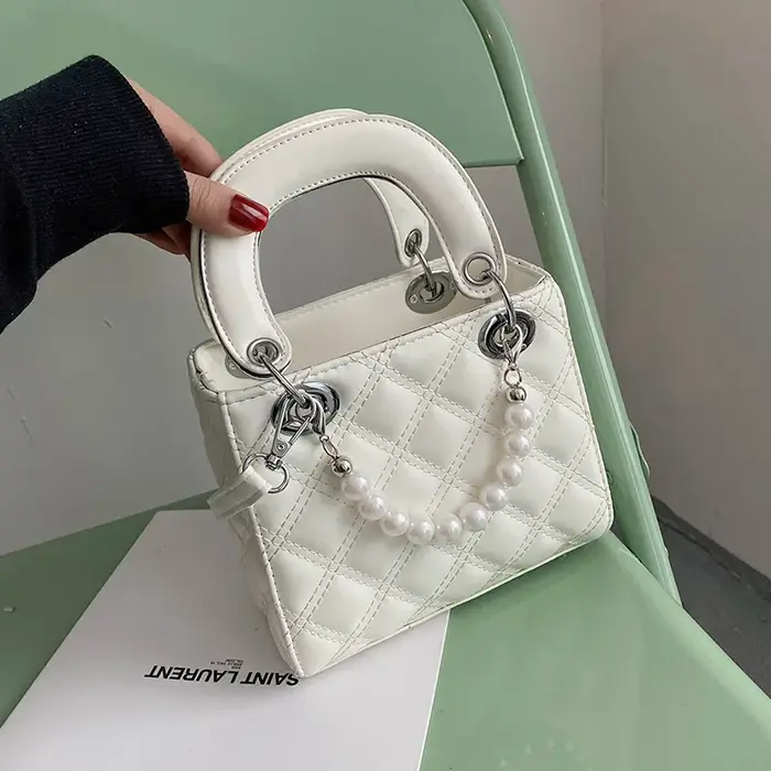 Sac à main élégant en perles