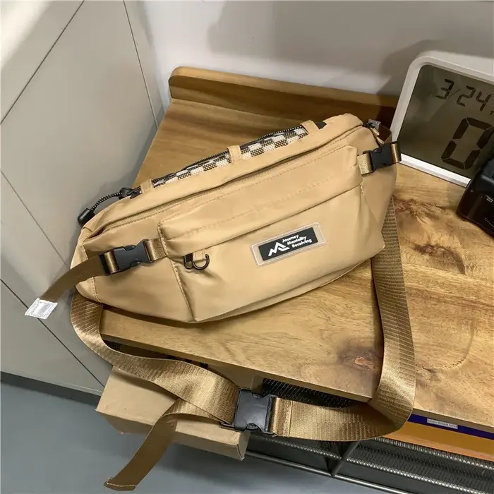 Sac de Poitrine Tendance 2025 – Nouveau Sac Bandoulière Décontracté Sportif Multifonctionnel Grande Capacité Style Simple et Personnalisé