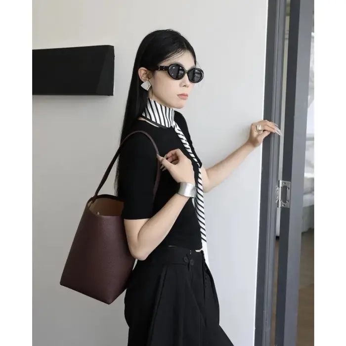 Nouveau Sac à Main Femme 2026 – Sac Seau Noir Simple et Polyvalent
