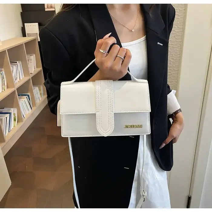 Sac à langer fourre-tout tendance et élégant : Sac à main pour femme avec logo de créateur de luxe e