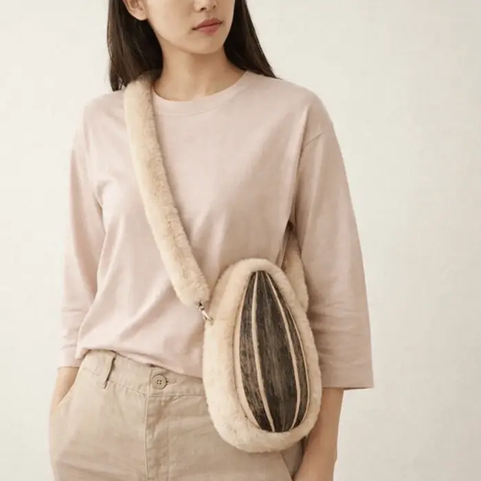 Sac bandoulière géant en forme de nourriture simulée