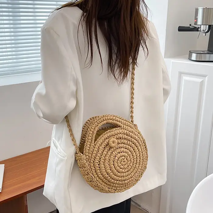 Sac à bandoulière rond en paille tissé à la main pour femmes