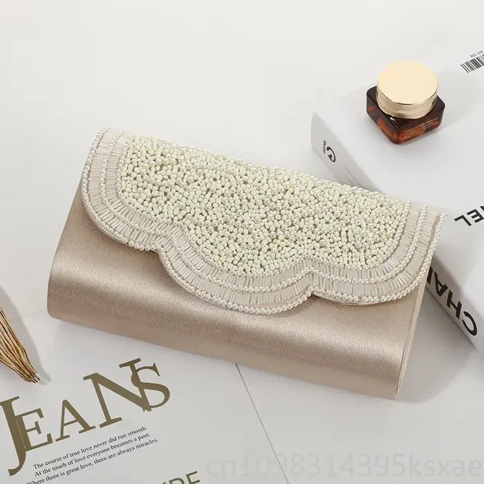 Pochette à perles élégante