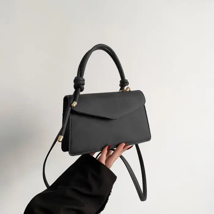 Petit sac à la mode, Simple et personnalisé pour femmes, nouveau sac à bandoulière polyvalent à une 