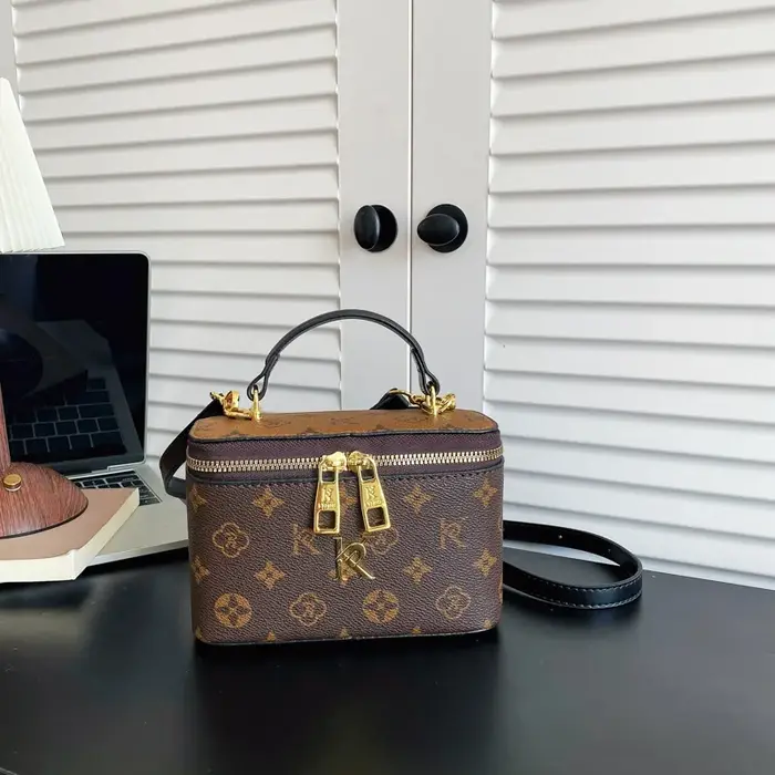 Sac fourre-tout de haute qualité pour femmes, nouveau sac à chaîne matelassé tendance printemps 2026, petit sac carré à bandoulière.