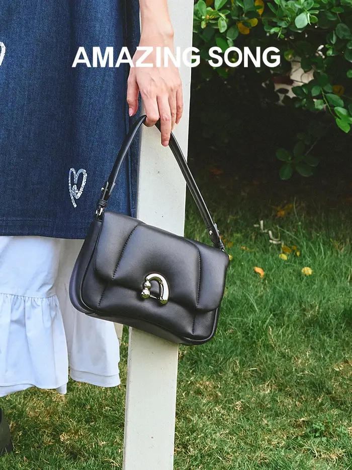 Sac en Cuir de Mouton, Objets Song Alpha, Moyenne Initiée