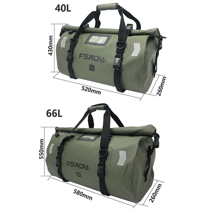 Sac arrière étanche noir carbone pour moto