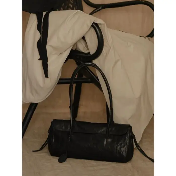 Sac à bandoulière haut de gamme noir en forme de baguette