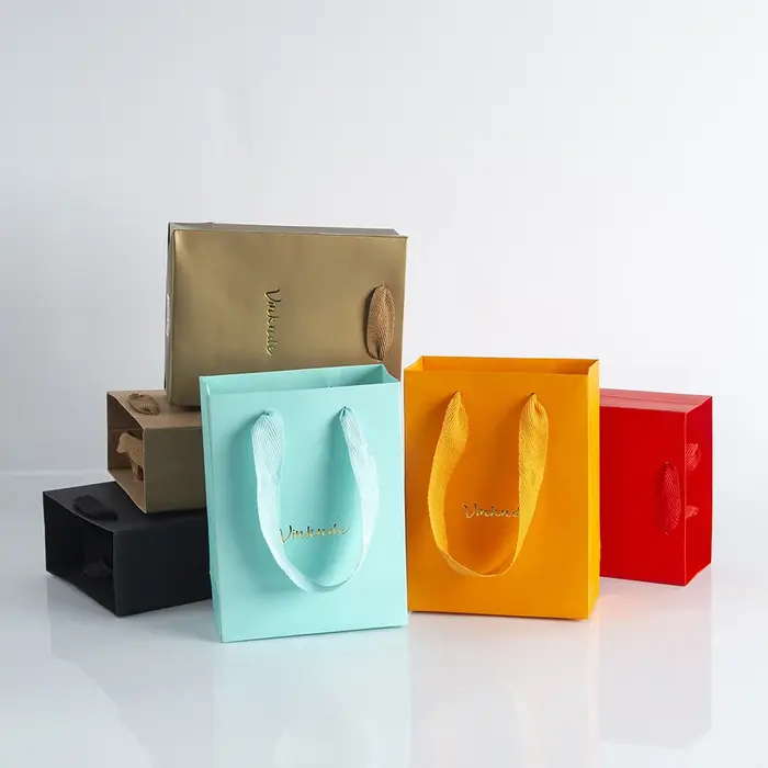 Sacs fourre-tout en papier personnalisés avec ruban