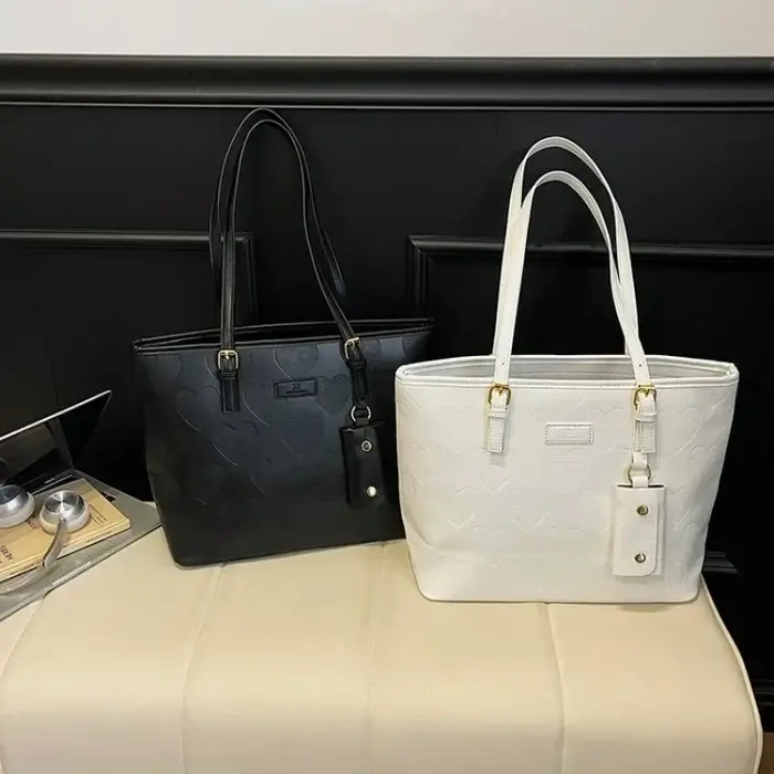 Sac Messager Élégant en Cuir Classique pour Femme – Design Minimaliste Unique