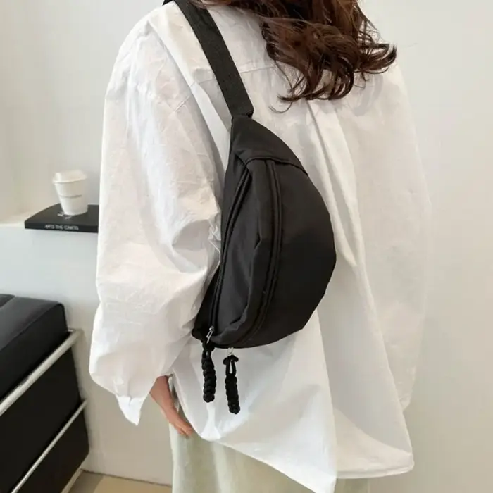Sac de poitrine demi-lune pour femme