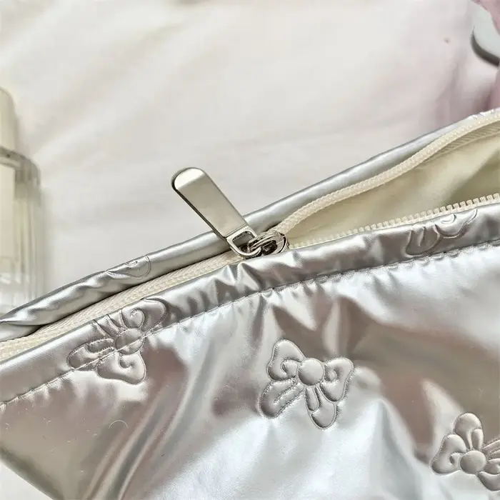 Sac à main, Trousse de maquillage