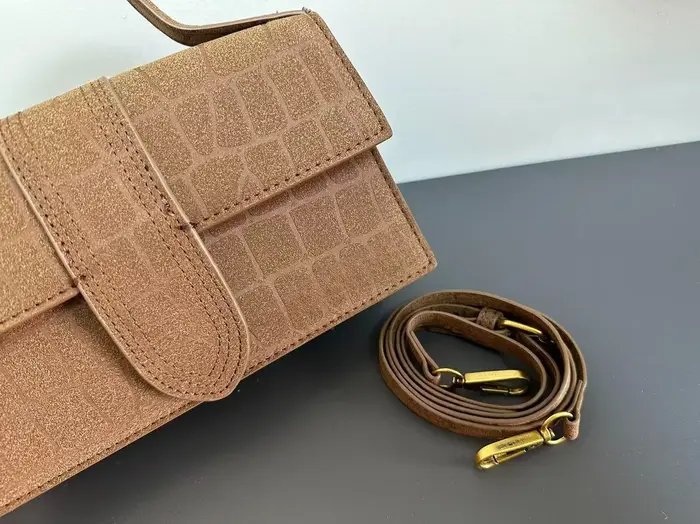 Sac à main en daim pour femme de 24 pouces, avec rabat gaufré effet crocodile et bandoulière amovibl