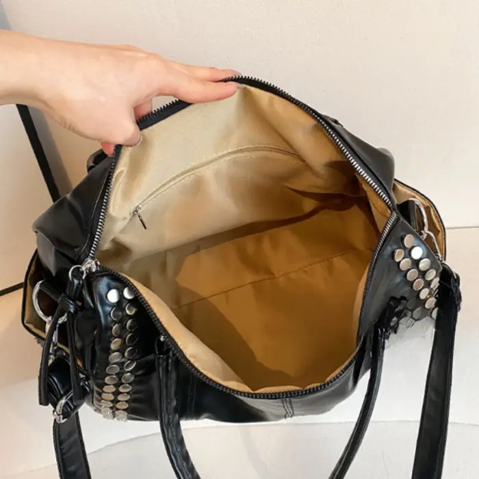 Nouveau Sac Fourre-tout Femme 2026 Style Rétro avec Rivets Métalliques