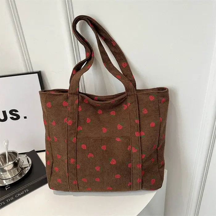 Sac à main en velours côtelé imprimé fraise