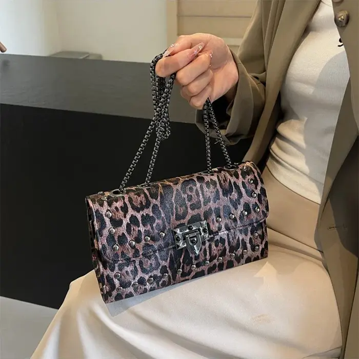 Sac sous les bras imprimé léopard coréen