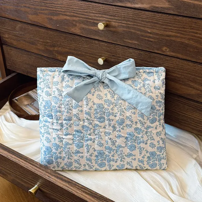 Trousse de maquillage matelassée florale