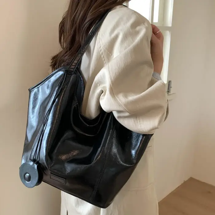 Sac noir pour femmes, sacs à bandoulière de grande capacité