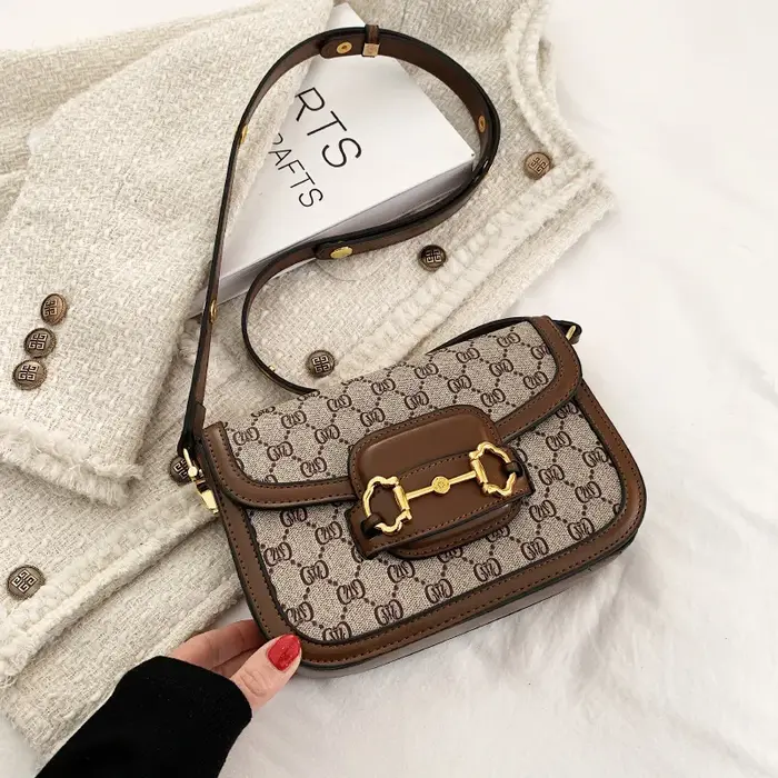 Sac bandoulière rétro tendance 2026 : Un petit sac carré classique et polyvalent
