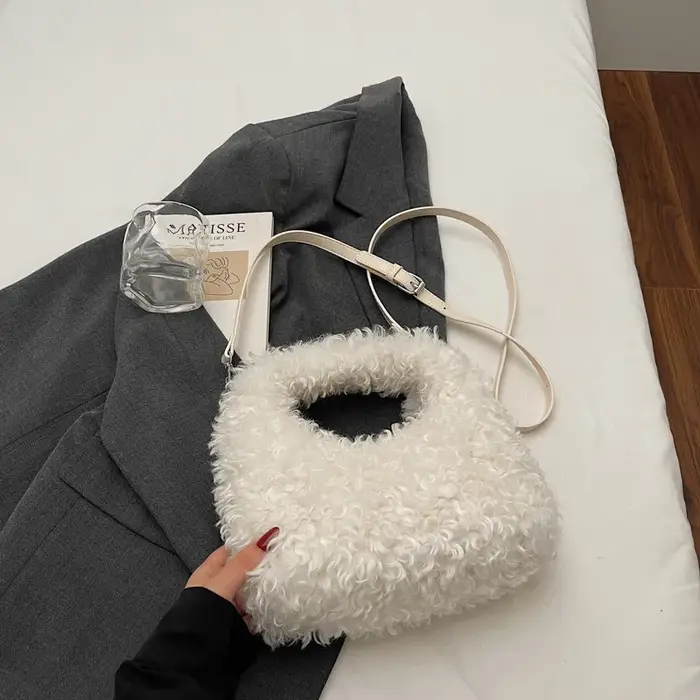 Sac à main femme en fausse fourrure d'agneau