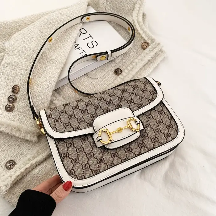 Sac bandoulière rétro tendance 2026 : Un petit sac carré classique et polyvalent