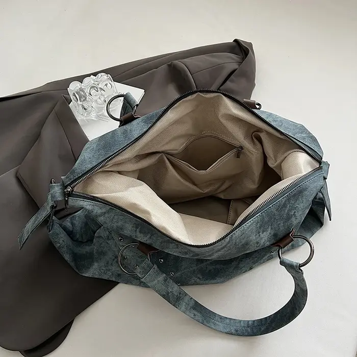 Y2K tendance grande capacité sac fourre-tout pour femmes 2025 automne/hiver trajet sac à bandoulière Vintage en cuir Pu sac à main Rivet Moto sacs