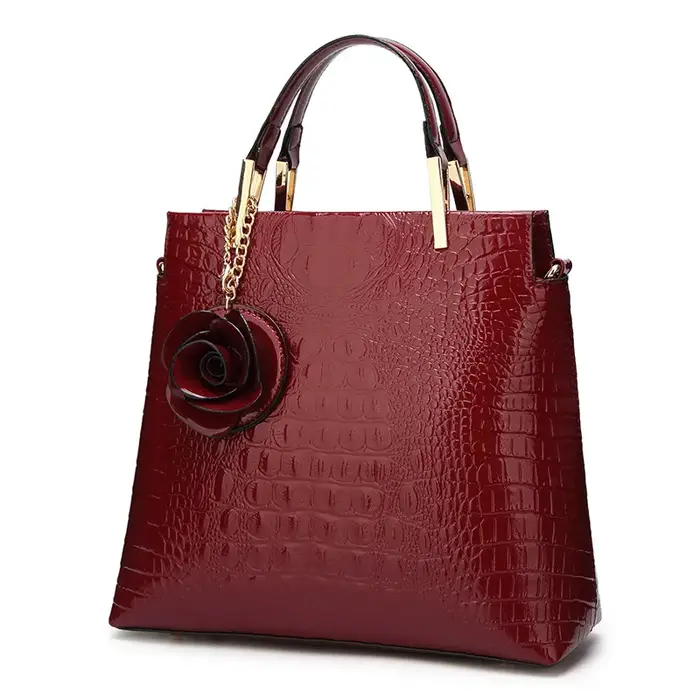Sac à main en cuir verni effet crocodile pour femme