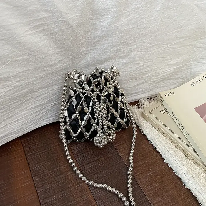 Sac seau perlé argenté scintillant pour femme