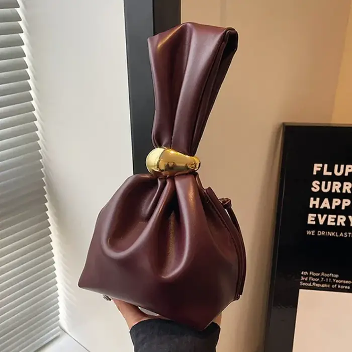 Pochette personnalisée en cuir souple pour femmes