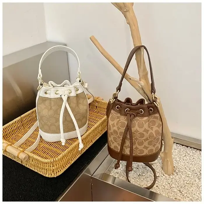 Sac à bandoulière chic en cuir pour femme