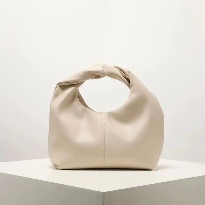 Sac carré torsadé élégant