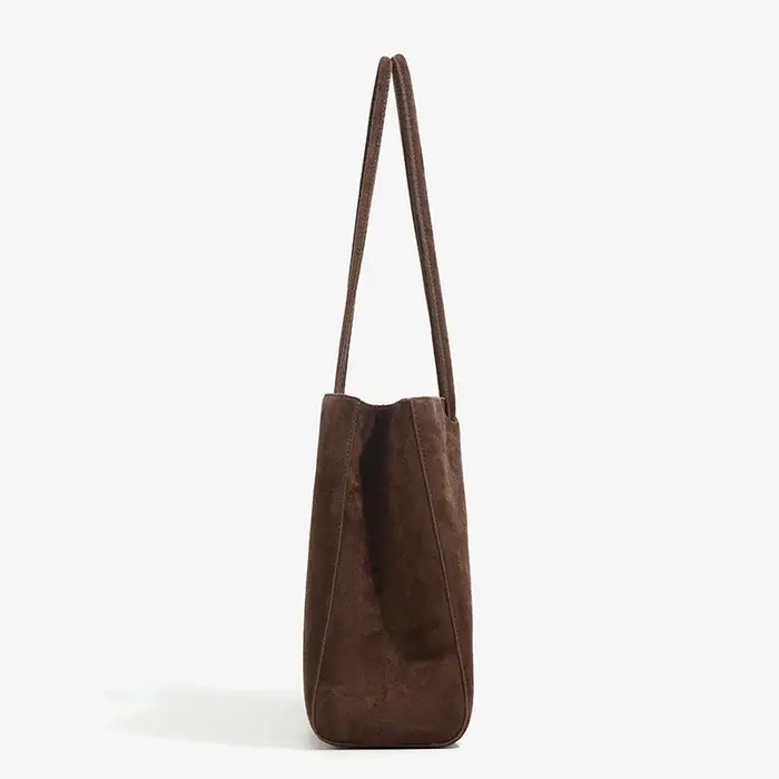 Sac à bandoulière sous les bras en daim de luxe