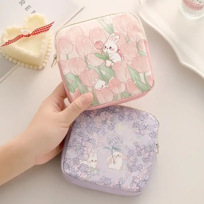 Pochette de soins féminins portables
