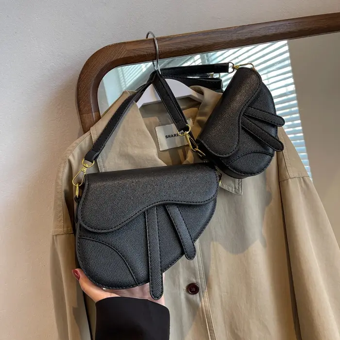 Nouveaux sacs de selle au Design solide