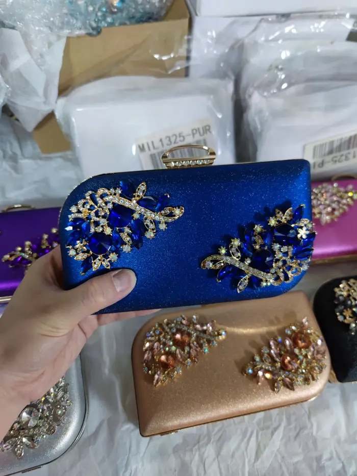 Pochette de soirée en cristal doré pour femme