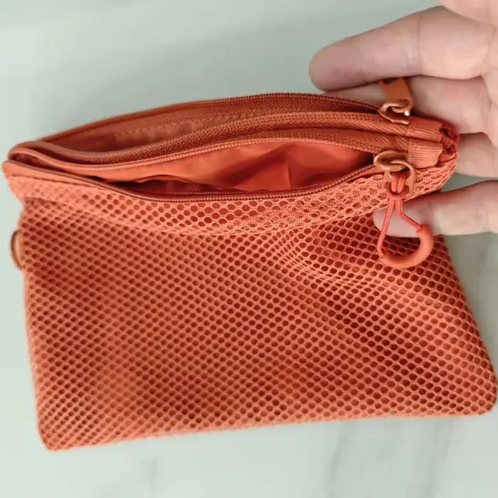 Pochette avec fermeture éclair