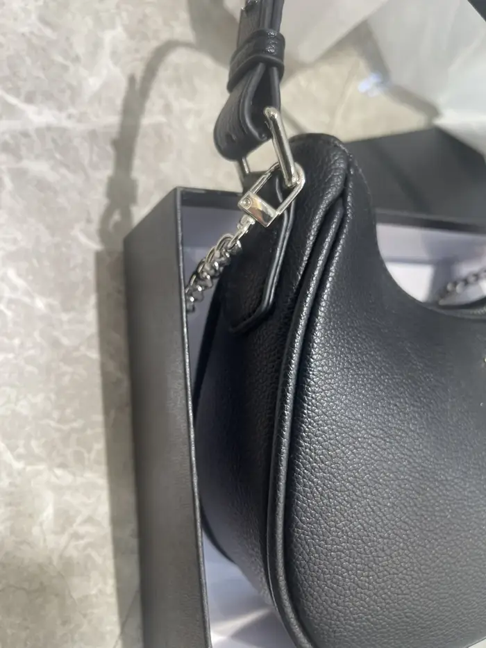 Sac à bandoulière décontracté en cuir synthétique pour femme, style français, avec chaîne délicate e