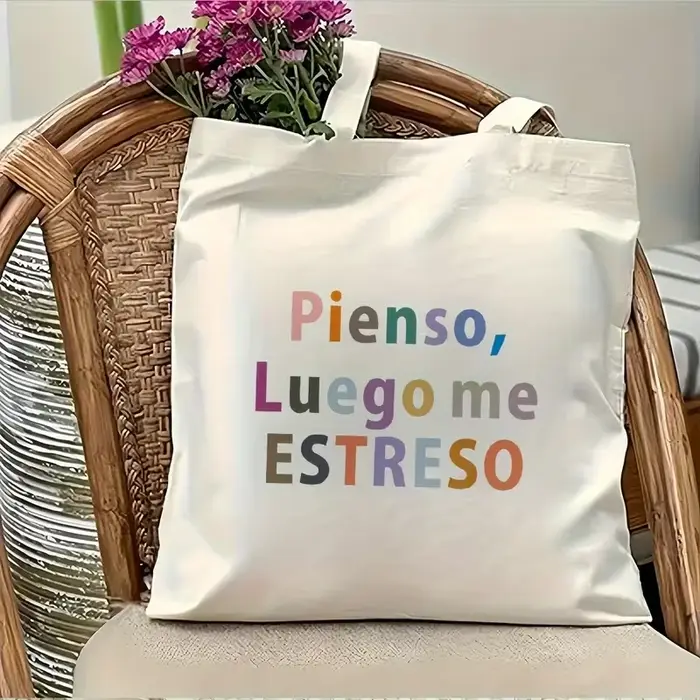 Sac fourre-tout pour femme avec citation amusante en espagnol - « Aqui Llevo Cosas De Senora » (Je porte des choses
