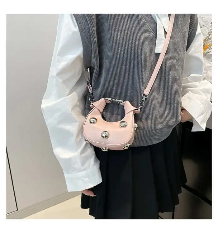 Sac à bandoulière clouté haut de gamme
