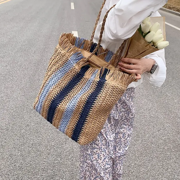 Sac à main en paille rayé pour femmes