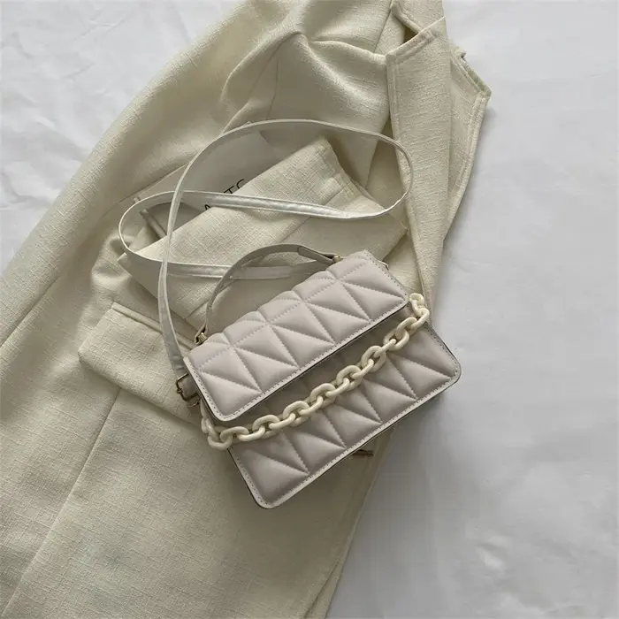 Mini sac fourre-tout carré matelassé chic, point de diamant rétro avec accent de chaîne, sac à bando
