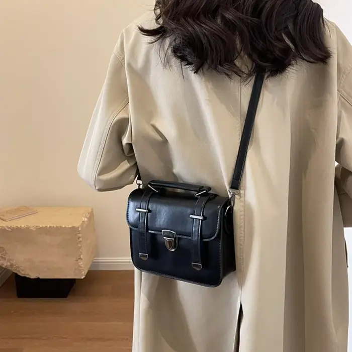 Filles cent rétro petit sac carré étudiantes Simple bandoulière collège Style épaule sac à main en métal serrure boucle décoration