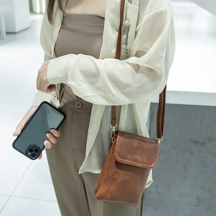 Pochette de téléphone portable en cuir véritable avec bandoulière pour hommes et femmes