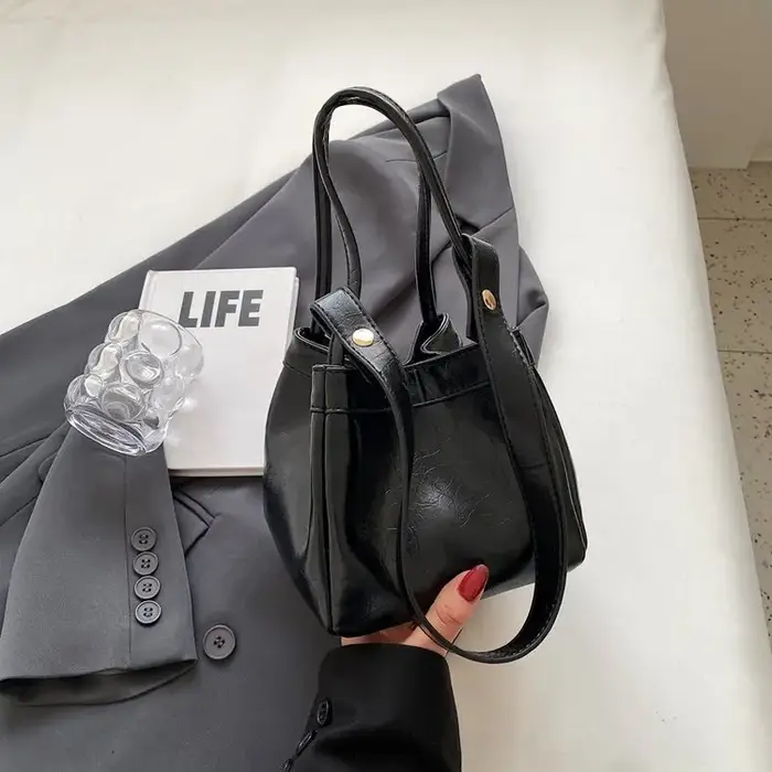 Sac seau argenté pour femme 2024, nouveau sac à lunch tendance et simple, petit sac à main texturé d