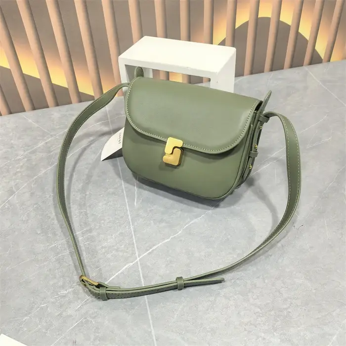 Nouveau sac pour femme au design français de niche, sac carré rétro en cuir, petit sac tofu, sac à b