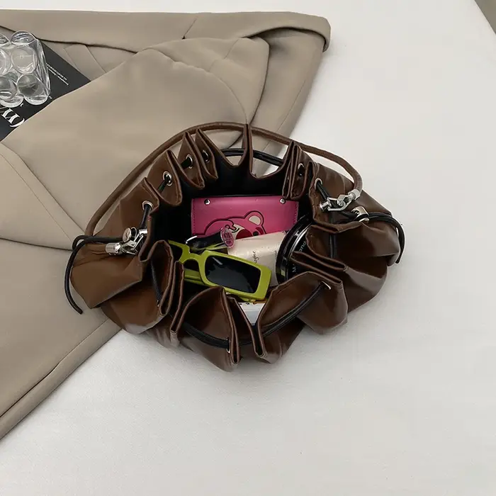 Sac à bandoulière argenté de luxe pour femmes