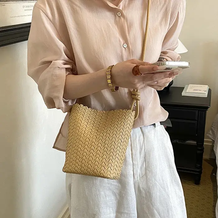 Sac seau simple pour femme