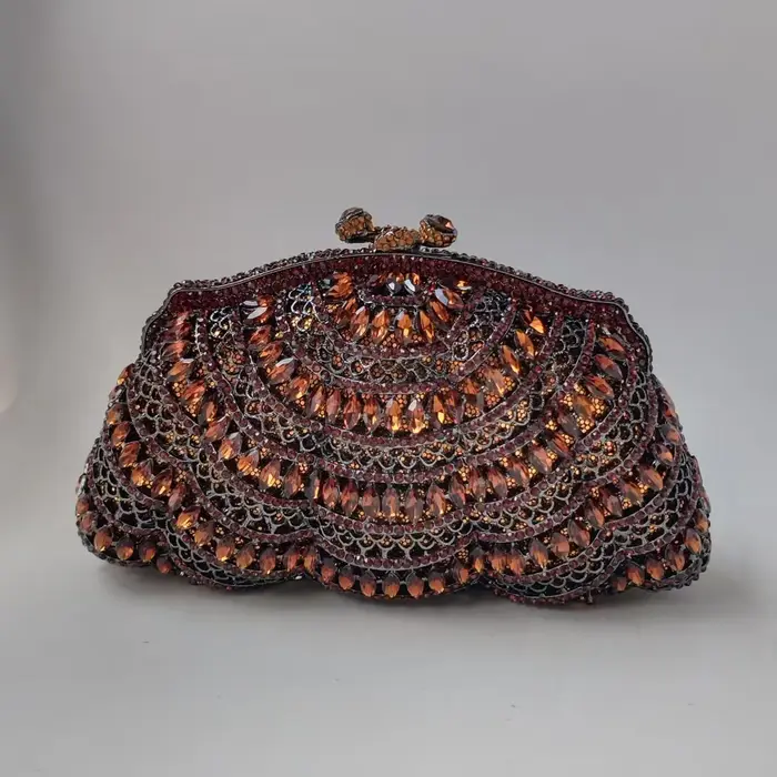Pochette en pierre sertie de cristaux pour robe de soirée