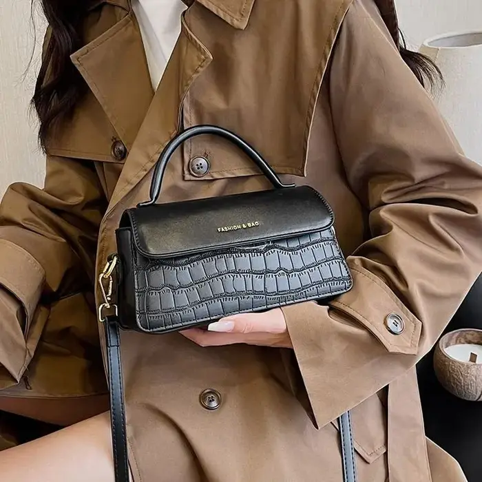 Sac Chic Urbain Style Simple pour Femme – Nouvelle Tendance de la Saison – Sac à Bandoulière et Sac Croisé pour Trajet Quotidien en PU Souple – Taille Moyenne – Vente Flash