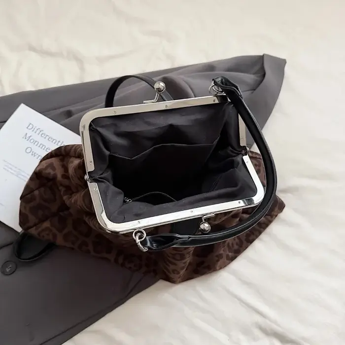 Sac à main pochette léopard pour femme avec fermoir métallique